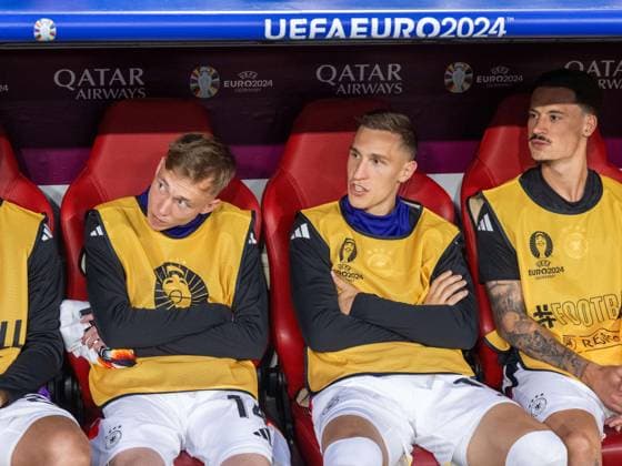 Football, men, season 2023 24, Euro 20204 Group A 1 matchday in Munich, Germany Scotland 5 1 , f l Maximilian Beier Germany , Nico Schlotterbeck Germany , Robin Koch Germany on the bench, 14 06 2024, Copyright: xMatthiasxKochx