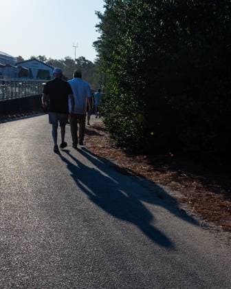June 14, 2024, Pinehurst, North Carolina, USA: Fans take an early morning stroll to the back nine during Friday s second round for the 124th U.S. Open, June 14, 2024, at Pinehurst Resort & Country Club (Course No. 2) in Pinehurst, North Carolina. Pinehurst USA - ZUMAh97_ 20240614_fap_h97_016 Copyright: xTimothyxL.xHalex