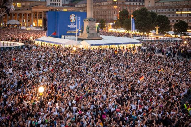 Fans of the German national team cheer and celebrate at the fan festival with public viewing on Stuttgarts Schlossplatz for the first group match against Scotland Stuttgart, EURO2024 Fanfest Schlossplatz, 14 06 2024 Stuttgart Copyright: xDennisxDuddek xEibnerxPressefotox EP_DDK