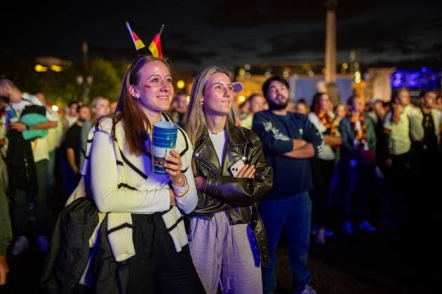 Fans of the German national team cheer and celebrate at the fan festival with public viewing on Stuttgarts Schlossplatz for the first group match against Scotland Stuttgart, EURO2024 Fanfest Schlossplatz, 14 06 2024 Stuttgart Copyright: xDennisxDuddek xEibnerxPressefotox EP_DDK