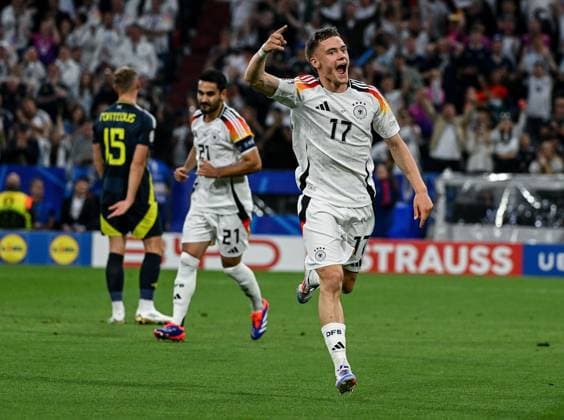 14 06 2024, xpsx, UEFA Euro 2024 preliminary round, Germany Scotland v l celebrate the goal, goal celebration for 1 0 goal scorer Florian Wirtz German national football team DFB DFL DFB REGULATIONS PROHIBIT ANY USE OF PHOTOGRAPHS as IMAGE SEQUENCES and or QUASI VIDEO Munich Bayern Germany DEU