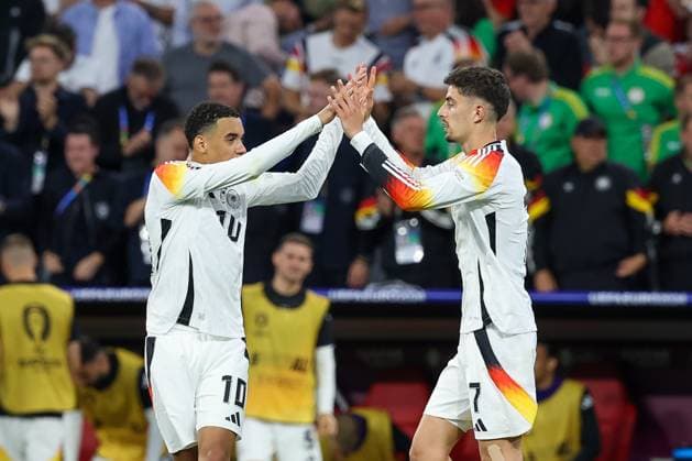 Goal celebration by Jamal Musiala 10 Germany , Kai Havertz 7 Germany to 3 0, Germany vs Scotland, Football, UEFA Euro 2024, Group stage, 1 Matchday, 14 06 2024 DFB regulations prohibit any use of photographs as image sequences and or quasi video Muenchen Bayern Germany Copyright: xkolbert-press ChristianxKolbertx
