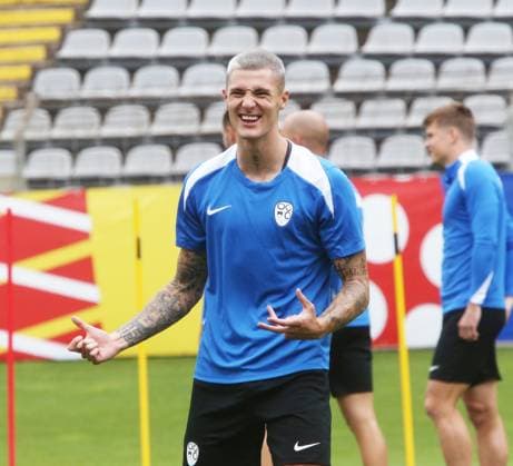 Euro 2024, Slovenian national team, base camp in Wuppertal, 14 06 2024 Benjamin Sesko Slovenia training at the stadium at Wuppertal Zoo