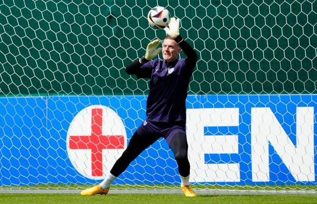 Jordan Pickford of England England Training Session and press conference, PK, Pressekonferenz UEFA European Championship, EM, Europameisterschaft 2024, Group C, Football, Spa & Golf Resort Weimarer Land, Blankenhain, Germany, 15 Jun 2024 EDITORIAL USE ONLY No use with unauthorised audio, video, data, fixture lists, club league logos or live services. Online in-match use limited to 120 images, no video emulation. No use in betting, games or single club league player publications.  Copyright: xDavexShopland Shutterstockx 14523791j