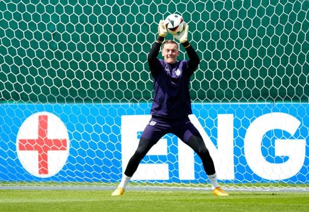 Jordan Pickford of England England Training Session and press conference, PK, Pressekonferenz UEFA European Championship, EM, Europameisterschaft 2024, Group C, Football, Spa & Golf Resort Weimarer Land, Blankenhain, Germany, 15 Jun 2024 EDITORIAL USE ONLY No use with unauthorised audio, video, data, fixture lists, club league logos or live services. Online in-match use limited to 120 images, no video emulation. No use in betting, games or single club league player publications.  Copyright: xDavexShopland Shutterstockx 14523791m