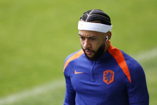 WOLFSBURG - Memphis Depay during a training session of the Dutch national team, Nationalteam at the AOK Stadium on June 15, 2024 in Wolfsburg, Germany. The Dutch national team is preparing for the first group match at the European Football Championship in Germany against Poland. ANP KOEN VAN WEEL UEFA EURO, EM, Europameisterschaft,Fussball 2024 Germany 2024 xVIxANPxSportx xxANPxIVx 501129590 originalFilename: 501129590.jpg