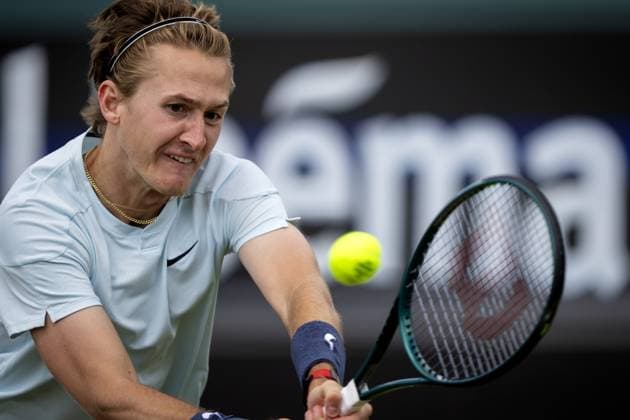 ROSMALEN - Sebastian Korda (USA) in action in the semi-final against Tallon Greekpoor (NED) on the eighth day of the Libema Open tennis tournament in Rosmalen. ANP SANDER KONING xVIxANPxSportx xxANPxIVx 501130795 originalFilename: 501130795.jpg