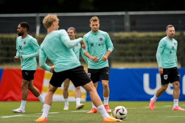 SOCCER - UEFA EURO, EM, Europameisterschaft,Fussball 2024 BERLIN,GERMANY,15.JUN.24 - SOCCER -UEFA EURO 2024, OEFB, Oesterreichischer Fussball-Bund, training. Image shows Phillipp Mwene and Matthias Seidl (AUT).  GEPAxpictures xJohannesxFriedl