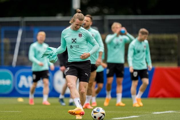 SOCCER - UEFA EURO, EM, Europameisterschaft,Fussball 2024 BERLIN,GERMANY,15.JUN.24 - SOCCER -UEFA EURO 2024, OEFB, Oesterreichischer Fussball-Bund, training. Image shows Patrick Wimmer (AUT) and the team of AUT.  GEPAxpictures xJohannesxFriedl