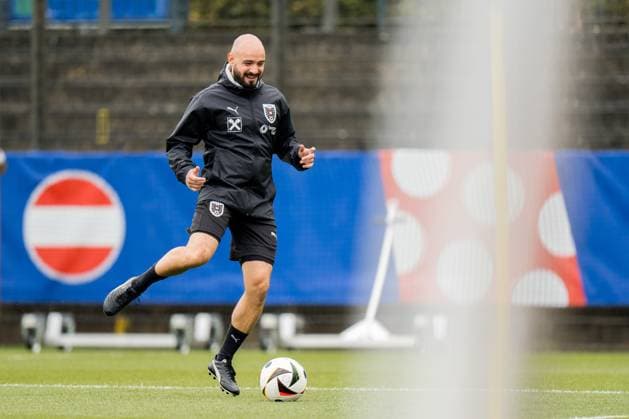 SOCCER - UEFA EURO, EM, Europameisterschaft,Fussball 2024 BERLIN,GERMANY,15.JUN.24 - SOCCER -UEFA EURO 2024, OEFB, Oesterreichischer Fussball-Bund, training. Image shows assistant coach Onur Cinel (AUT).  GEPAxpictures xJohannesxFriedl