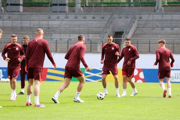 HANOWER 15.06.2024 TRENING REPREZENTACJI POLSKI NA EURO 2024 --- POLISH FOOTBALL national team, Nationalteam TRAINING SESSION ON EURO 2024 IN HANNOVER JAKUB KIWIOR BARTOSZ SLISZ FOT. PIOTR KUCZA FOTOPYK NEWSPIX.PL --- Newspix.pl  240615PYK0007