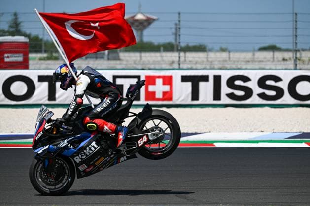 Sport Themen der Woche KW24 Sport Bilder des Tages World SuperBike - SBK race - Pirelli Emilia Romagna Round - Race 1 Toprak Razgatlioglu Tur Bmw M 1000 Rr Rokit Bmw Motorrad Worldsbk Team celebrate at the end of the SBK Pirelli Emilia-Romagna Round race 1 during Pirelli Emilia Romagna Round - Race 1, World SuperBike - SBK race in Misano Adriatico , Italy, June 15 2024 Misano Adriatico Italy  Copyright: xIPAxSport ABACAx