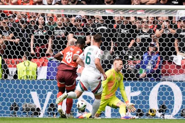 Switzerland s Kwadwo Duah cscoring his side s opening goal during the Euro 2024 soccer match between Hungary and Swiss at the RheinEnergiestadion, Cologne, Germany - Friday 15 , June , 2024. - Soccer .  Copyright: xFabioxFerrari LaPressex
