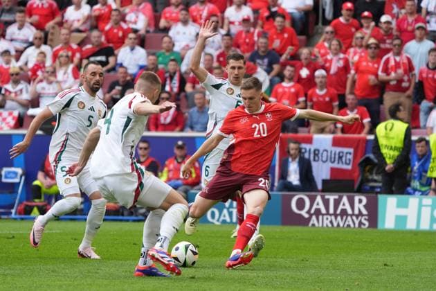 Michel Aebischer Switzerland, Switzerland, Suisse, 20 draws off against Attila Szalai Hungary, Hungary, 04 Cologne 15 06 2024 Switzerland vs Hungary, EURO2024 M2, Group A, EM Arena Cologne