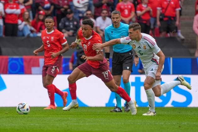 Dan Ndoye Switzerland, Switzerland, Suisse, 19 vs Willi Orban Hungary, Hungary, 06 Cologne 15 06 2024 Switzerland vs Hungary, EURO2024 M2, Group A, EM Arena Cologne