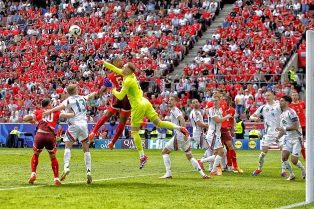Sport Bilder des Tages COLOGNE, RheinEnergie Stadium, 15-06-2024 , European Football Championship Euro2024, Group stage match no.2 between Hungary and Switzerland. Hungary goalkeeper Peter Gulacsi Hungary - Switzerland (Euro2024)  x25494953x Copyright: