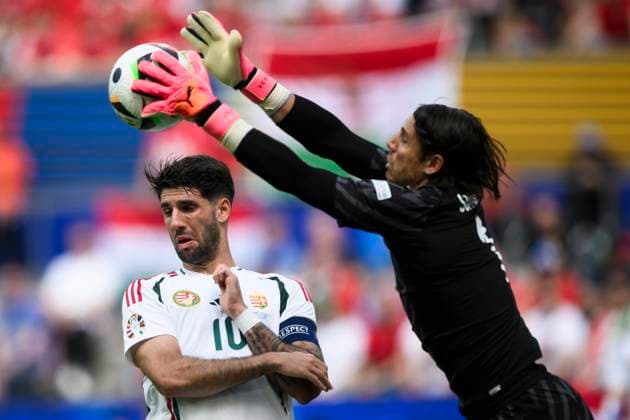 Hungary v Switzerland - UEFA EURO, EM, Europameisterschaft,Fussball 2024 Yann Sommer of Switzerland competes for the ball wigth Dominik Szoboszlai of Hungary during the UEFA EURO 2024 group stage football match between Hungary and Switzerland. Cologne Germany Copyright: xNicolòxCampox