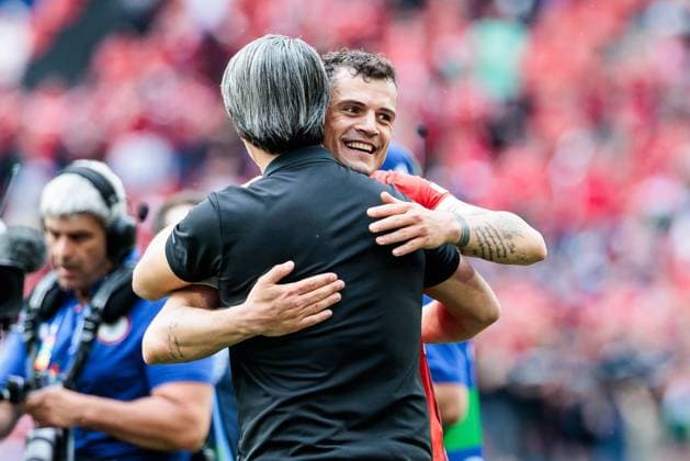 UEFA EURO 2024 Hungary Switzerland 14 06 2024 Granit Xhaka Switzerland, 10 and Murat Yakin head coach, Switzerland embrace after the victory UEFA EURO 2024 Hungary Switzerland Cologne Stadium, Cologne on 15 06 2024 Copyright: xBEAUTIFULxSPORTS Wunderlx