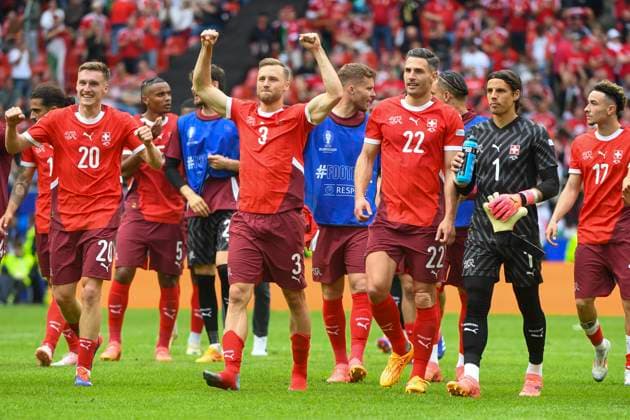 COLOGNE, GERMANY JUNE 15 Swiss squad celebrates victory after the UEFA EURO 2024 group stage match between Hungary and Switzerland at Cologne Stadium on June 15, 2024 in Cologne, Germany Cologne Cologne Stadium North Rhine Westphalia Germany Copyright: xJustPictures.ch ManuelxWinterbergerx jp-en-EuSpIm-MWI_7936
