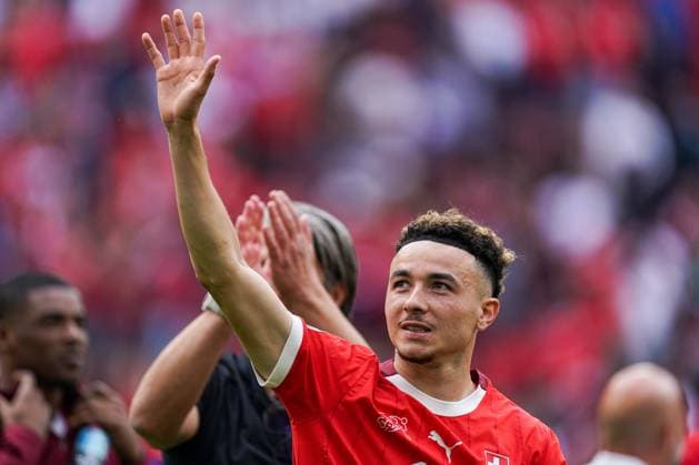 2024-06-15 Hungary v Switzerland - Group A - UEFA EURO, EM, Europameisterschaft,Fussball 2024 COLOGNE, GERMANY - JUNE 15: Ruben Vargas of Switzerland thanks the fans during the Group A - UEFA EURO 2024 match between Hungary and Switzerland at Cologne Stadium on June 15, 2024 in Cologne, Germany. (Photo by Joris Verwijst BSR Agency) Cologne Germany Content not available for redistribution in The Netherlands directly or indirectly through any third parties. Copyright: xBSRxAgencyx