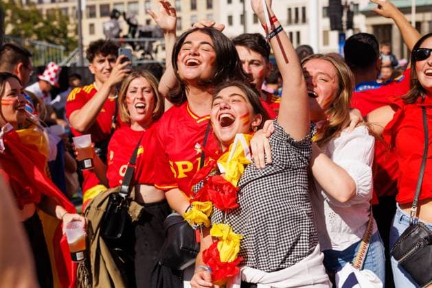 UEFA Euro 2024 Spain Croatia Fan Zone Berlin Brandenburger Tor 15 06 2024 Even though the Spanish fans are outnumbered in the fan zone, they make themselves heard loudly and are also in a good mood Impressions from the fan zone at the Brandenburg Gate in Berlin for the European Championship group match between Spain and Croatia UEFA Euro 2024 15 06 2024 Copyright: xBEAUTIFULxSPORTS Hahnex