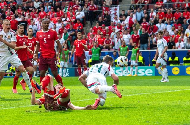 Football, Men, Season 2023 24, Euro 2024 Group A 1 Matchday in Cologne, Hungary Switzerland, Barnabas Varga Hungary scores the goal for 1 2, 15 06 2024, Copyright: xSebastianxRäppold MatthiasxKochx