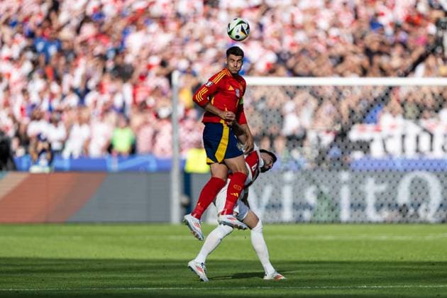 240615 Josip Sutalo of Croatia and Alvaro Morata of Spain during the UEFA Euro 2024 Football Championship match between Spain and Croatia on June 15, 2024 in Berlin Photo Mathias Bergeld BILDBYRAN code MB MB0935 fotboll football soccer fotballs em europamästerskap em uefa euro uefa european football championship euro 2024 spanien spain kroatien croatia bbeng  Copyright: MATHIASxBERGELD BB240615MB046