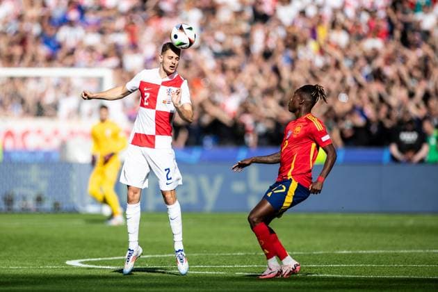UEFA EURO 2024 Spain Croatia 15 06 2024 Josip Stanisic Croatia, 2 , Nico Williams Spain, 17 UEFA EURO 2024 Spain Croatia Olympiastadion, Berlin 15 06 2024 Copyright: xBEAUTIFULxSPORTS Buriakovx