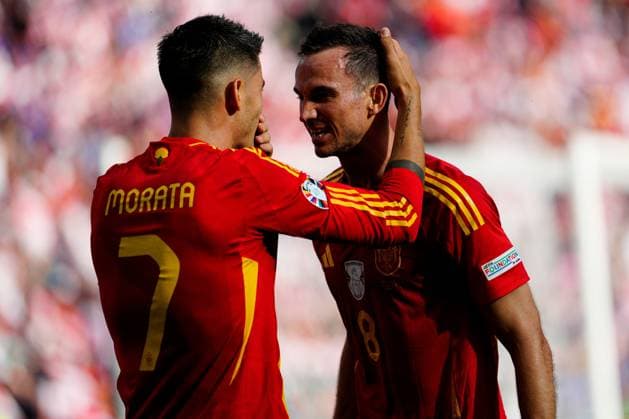 Fabian Ruiz of Spain celebrates scoring the goal for their side with their teammates to make it 2-0 Spain v Croatia, UEFA European Championship, EM, Europameisterschaft 2024, Group B, Football, Olympiastadion, Berlin, Germany, 15 Jun 2024 EDITORIAL USE ONLY No use with unauthorised audio, video, data, fixture lists, club league logos or live services. Online in-match use limited to 120 images, no video emulation. No use in betting, games or single club league player publications. Copyright: xDavexShopland Shutterstockx 14539285ac