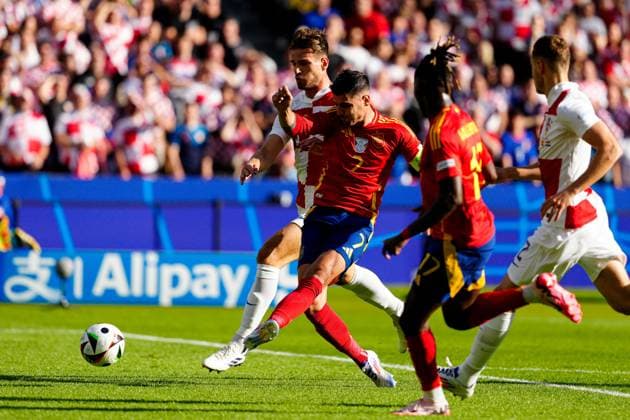 Ãlvaro Morata of Spain scores a goal for their side to make it 1-0 Spain v Croatia, UEFA European Championship, EM, Europameisterschaft 2024, Group B, Football, Olympiastadion, Berlin, Germany, 15 Jun 2024 EDITORIAL USE ONLY No use with unauthorised audio, video, data, fixture lists, club league logos or live services. Online in-match use limited to 120 images, no video emulation. No use in betting, games or single club league player publications. Copyright: xDavexShopland Shutterstockx 14539285ae