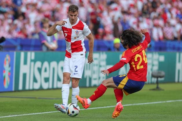 15 06 2024, xtgx, Football EM 2024, Spain Croatia emspor, v l Josip Stanisic Krotaien, 2 , Marc Cucurella Spain, 24 duel, duel, fight, tackle DFL DFB REGULATIONS PROHIBIT ANY USE OF PHOTOGRAPHS as IMAGE SEQUENCES and or QUASI VIDEO Berlin