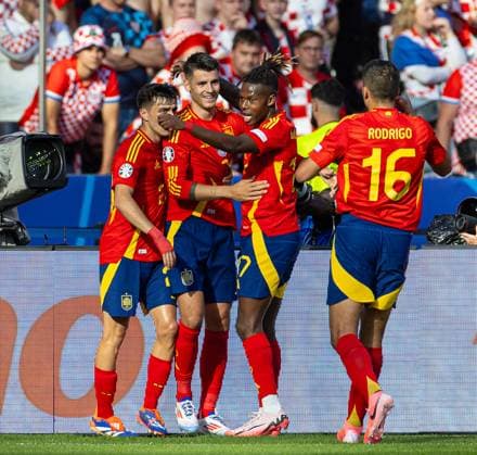 Football - UEFA EURO, EM, Europameisterschaft,Fussball 2024 - Group B - Spain v Croatia BERLIN, GERMANY - Saturday, June 15, 2024: Spain s captain Ãlvaro Morata (2nd from L_ celebrates with team-mates after scorib the opening goal during the UEFA Euro 2024 Group B match between Spain and Croatia at the Olympiastadion. (Photo by David Rawcliffe Propaganda) BERLIN Olympiastadion BERLIN GERMANY  Copyright: xDavidxRawcliffex P2024-06-15-Spain_Croatia-11