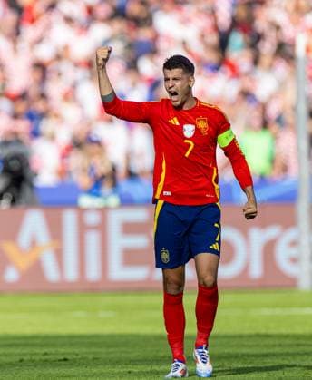 Football - UEFA EURO, EM, Europameisterschaft,Fussball 2024 - Group B - Spain v Croatia BERLIN, GERMANY - Saturday, June 15, 2024: Spain s captain Ãlvaro Morata celebrates after scoring the opening goal during the UEFA Euro 2024 Group B match between Spain and Croatia at the Olympiastadion. (Photo by David Rawcliffe Propaganda) BERLIN Olympiastadion BERLIN GERMANY  Copyright: xDavidxRawcliffex P2024-06-15-Spain_Croatia-18