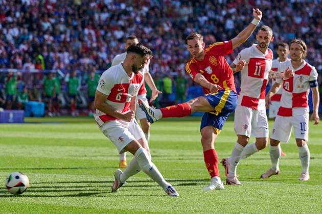 Fabian Ruiz Spain national team Euro 2024, 08 Goal shot to 2 0, GER, UEFA Euro 2024, Football men, UEFA EM 2024 Matchday 1, Group B, Spain vs Croatia, 15 06 2024 GER, UEFA Euro 2024, Football men, UEFA EM 2024 Matchday 1, Group B, Spain vs Croatia, 15 06 2024 Berlin Copyright: xEibner-Pressefotox xClaudiusxRauchx EP_CRH