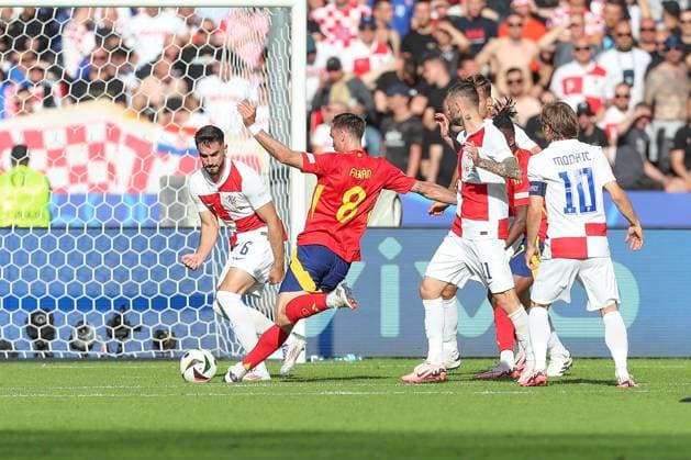 15 06 2024, xtgx, Football EM 2024, Spain Croatia emspor, v l Goal to 2 0 Fabian Ruiz Spain, 8 DFL DFB REGULATIONS PROHIBIT ANY USE OF PHOTOGRAPHS as IMAGE SEQUENCES and or QUASI VIDEO Berlin
