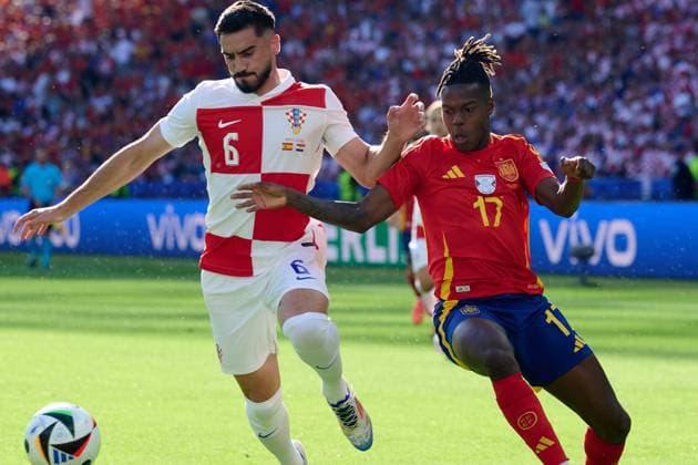 Josip Sutalo Croatia national team Euro 2024, 06 , Nico Williams Spain national team Euro 2024, 17 , GER, UEFA Euro 2024, mens football, UEFA EURO 2024 match day 1, group B, Spain vs Croatia, 15 06 2024 GER, UEFA Euro 2024, mens football, UEFA EURO 2024 match day 1, group B, Spain vs Croatia, 15 06 2024 Berlin Copyright: xEibner-Pressefotox xClaudiusxRauchx EP_CRH
