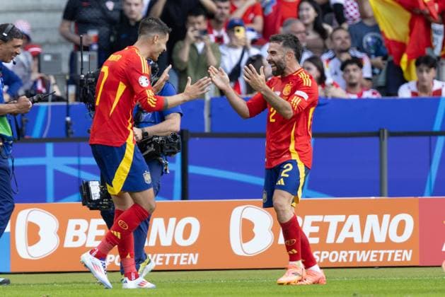 Players of Spain celebrate after goal scored by Dani Carvajal during UEFA EURO, EM, Europameisterschaft,Fussball 2024 game between national teams of Spain and Croatia at Olympiastadion, Berlin, Germany (Maciej Rogowski) Berlin Olympiastadion Germany Copyright: xMaciejxRogowskix spaincroatia-34