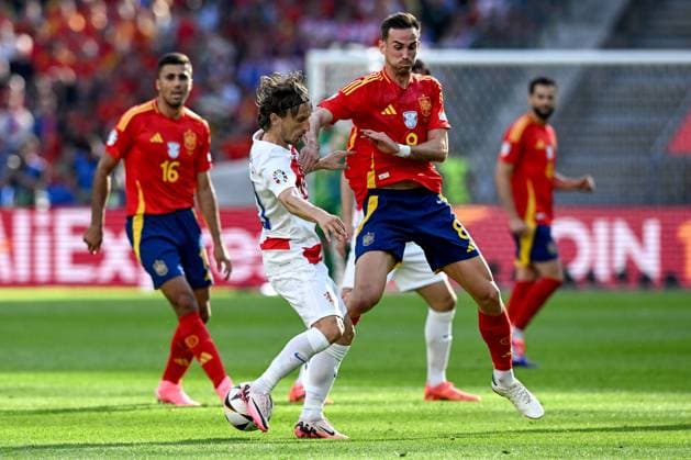 Spain v Croatia: Group B - UEFA EURO, EM, Europameisterschaft,Fussball 2024 BERLIN, GERMANY - JUNE 15: Luka Modric of Croatia competes for the ball with Fabian Ruiz of Spain during the UEFA EURO 2024 group stage match between Spain and Croatia at Olympiastadion on June 15, 2024 in Berlin, Germany. MarkoxLukunic PIXSELL