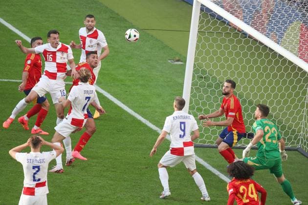 Berlin, Germany, 15 06 2024 Olympiastadion European Football Championship 2024, Group B, Spain Croatia Match scene in front of the Spanish goal in the 61st minute, goalkeeper Unai Simón reacts Copyright: xdtsxNachrichtenagenturx dts_40310