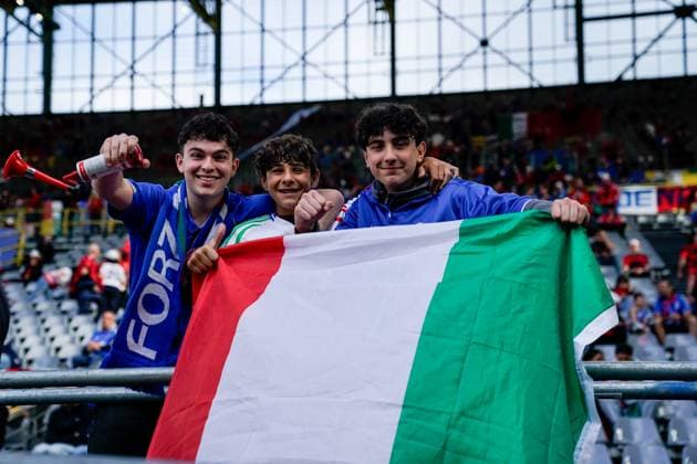 Dortmund, Germany, June 15th 2024: Fans of Italy prior to the UEFA EURO, EM, Europameisterschaft,Fussball 2024 Germany Group B football match between Italy and Albania at BVB Stadion Dortmund in Dortmund, Germany. (Daniela Porcelli SPP) Copyright: xDanielaxPorcellix xSPPx spp-en-DaPoSp-20240615-_DP28971