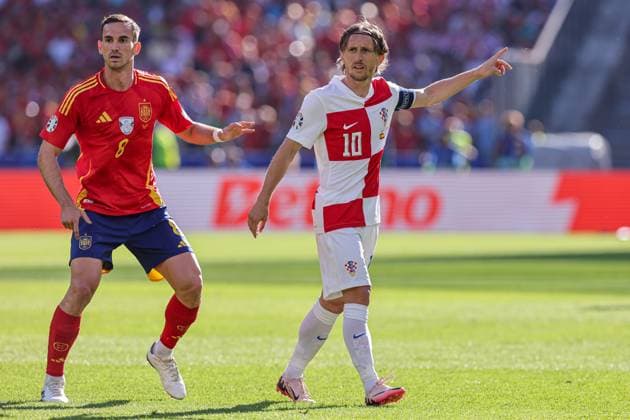 2024-06-15 Spain v Croatia - Group B - UEFA EURO, EM, Europameisterschaft,Fussball 2024 BERLIN, GERMANY - JUNE 15: Luka Modric of Croatia pointing during the Group B - UEFA EURO 2024 match between Spain and Croatia at Olympiastadion on June 15, 2024 in Berlin, Germany. (Photo by Peter Lous BSR Agency) Berlin Germany Content not available for redistribution in The Netherlands directly or indirectly through any third parties. Copyright: xBSRxAgencyx