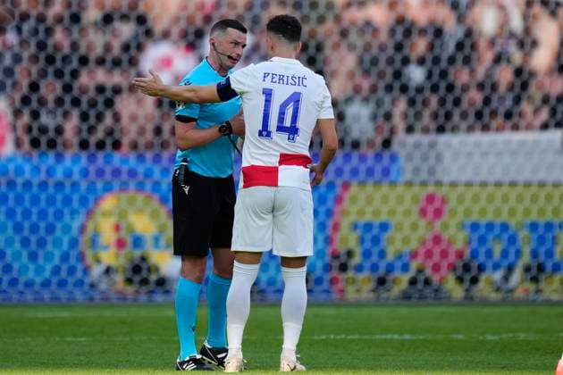 Spain v Croatia: Group B - UEFA EURO, EM, Europameisterschaft,Fussball 2024 Ivan Perisic left winger of Croatia and HNK Hajduk Split protest to referee during the UEFA EURO 2024 group stage match between Spain and Croatia at Olympiastadion on June 15, 2024 in Berlin, Germany. Berlin Germany  Copyright: xJosexBretonx originalFilename:breton-spainvcr240615_npElk.jpg