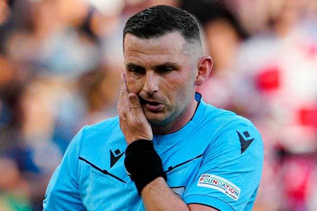 Referee Michael Oliver checks with VAR over the penalty incident Spain v Croatia, UEFA European Championship, EM, Europameisterschaft 2024, Group B, Football, Olympiastadion, Berlin, Germany, 15 Jun 2024 EDITORIAL USE ONLY No use with unauthorised audio, video, data, fixture lists, club league logos or live services. Online in-match use limited to 120 images, no video emulation. No use in betting, games or single club league player publications.  Copyright: xDavexShopland Shutterstockx 14539285cv