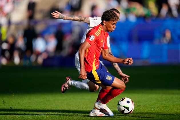 Spain v Croatia: Group B - UEFA EURO, EM, Europameisterschaft,Fussball 2024 Lamine Yamal right winger of Spain and FC Barcelona, Barca during the UEFA EURO 2024 group stage match between Spain and Croatia at Olympiastadion on June 15, 2024 in Berlin, Germany. Berlin Germany  Copyright: xJosexBretonx originalFilename:breton-spainvcr240615_npKGL.jpg