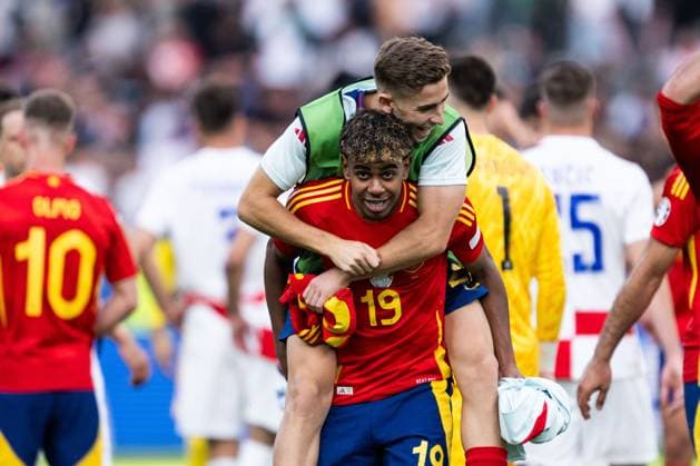 240615 Lamine Yamal and Fermin Lopez Marin of Spain celebrate after the UEFA Euro 2024 Football Championship match between Spain and Croatia on June 15, 2024 in Berlin Photo Mathias Bergeld BILDBYRAN code MB MB0935 fotboll football soccer fotballs em europamästerskap em uefa euro uefa european football championship euro 2024 spanien spain kroatien croatia bbeng jubel  Copyright: MATHIASxBERGELD BB240615MB118