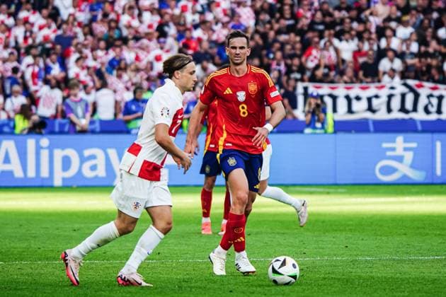 Lovro Majer Croatia, 07 , Fabian Ruiz Spain, 08 GER, Spain vs Croatia, European Football Championship, UEFA Euro 2024, Group B, Matchday 1, 15 06 2024 GER, Spain vs Croatia, European Football Championship, UEFA Euro 2024, Group B, Matchday 1, 15 06 2024 Berlin Copyright: xEibner-Pressefoto MarcelxvonxFehrnx EP_MFN