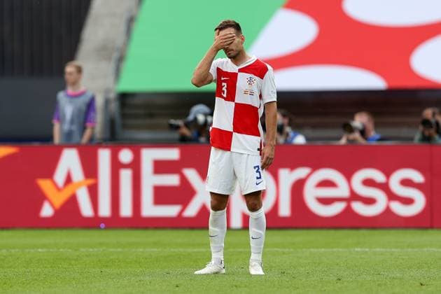Soccer UEFA EURO 2024 Group Stage 1 Matchday Spain Croatia on 15 06 2024 at Olympiastadion Berlin in Berlin Marin Pongracic Croatia disappointed after the match Defeat xMSx