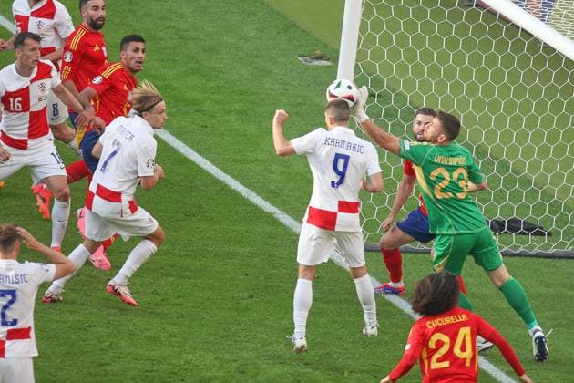 Berlin, Germany, 15 06 2024 Olympiastadion European Football Championship 2024, Group B, Spain Croatia Match scene in front of the Spanish goal in the 61st minute, goalkeeper Unai Simón reacts Copyright: xdtsxNachrichtenagenturx dts_40312