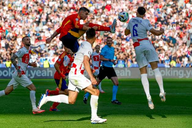 Spain s Alvaro Morata (C-L) in action against Josip Sutalo (R) of Croatia during the EURO 2024 group B soccer match between Spain and Croatia at the Olympiastadion Berlin in Berlin, Germany, 15 June 2024. Spain vs. Croatia !ACHTUNG: NUR REDAKTIONELLE NUTZUNG!  Copyright: xJ.J.xGuillenx GRAF1541 20240615-55013882728_1