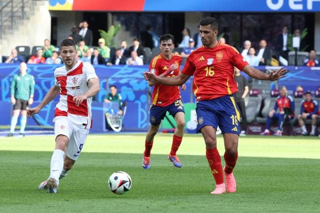 DEU, GER, Euro 2024, Group B, ESP vs CRO, 15 06 2024, Berliner Olympiastadion, Berlin, DEU, GER, Euro 2024, Group B, ESP vs CRO, in the picture Rodri Spain 16 , Andrej Kramaric Croatia 9 Photo Juergen Engler nordphoto GmbH nordphotoxGmbHx xEngler nph00076